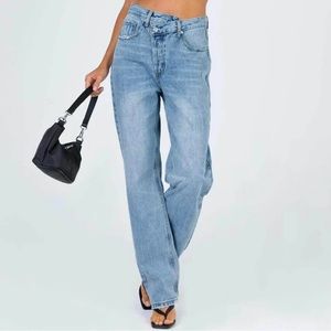 Princess Polly 💖 HOLLY ASYMMETRIC STRAIGHT LEG JEAN LIGHT WASH DENIM / Size 8